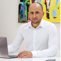 Игорь Переломов