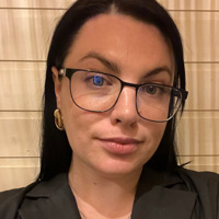 Алена Попова