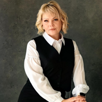 Юлия Столярова