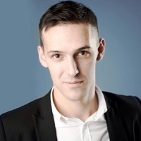 Виктор Олейников