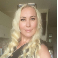 Елена Михайлова