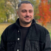 Денис Смолянинов