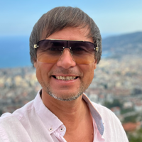 Александр Рай