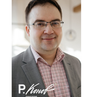 Роман Конов