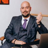 Максим Константинов