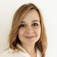 Елена Попова
