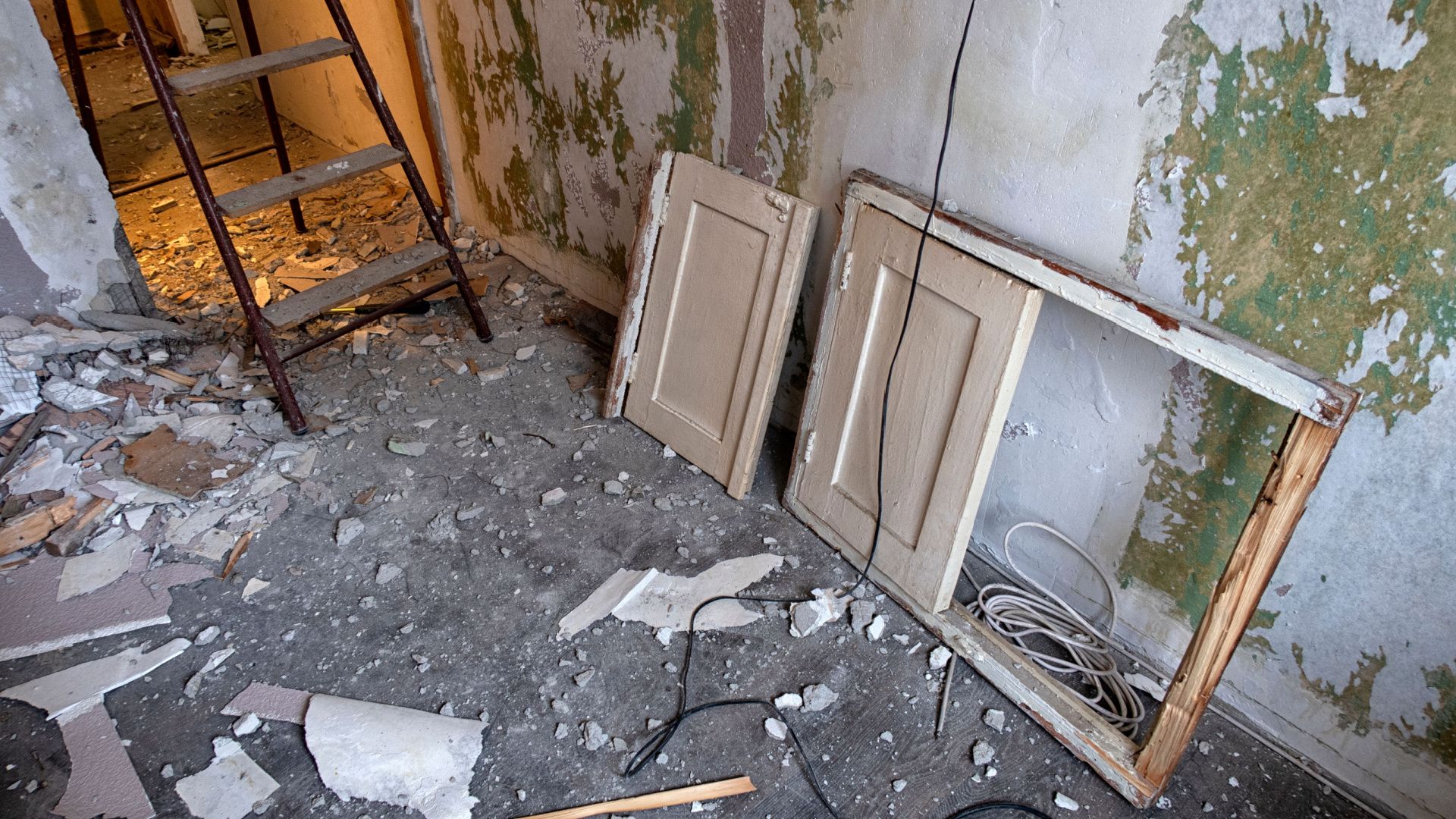 Капитальный ремонт в жилом доме: как контролировать и влиять на его ход ...