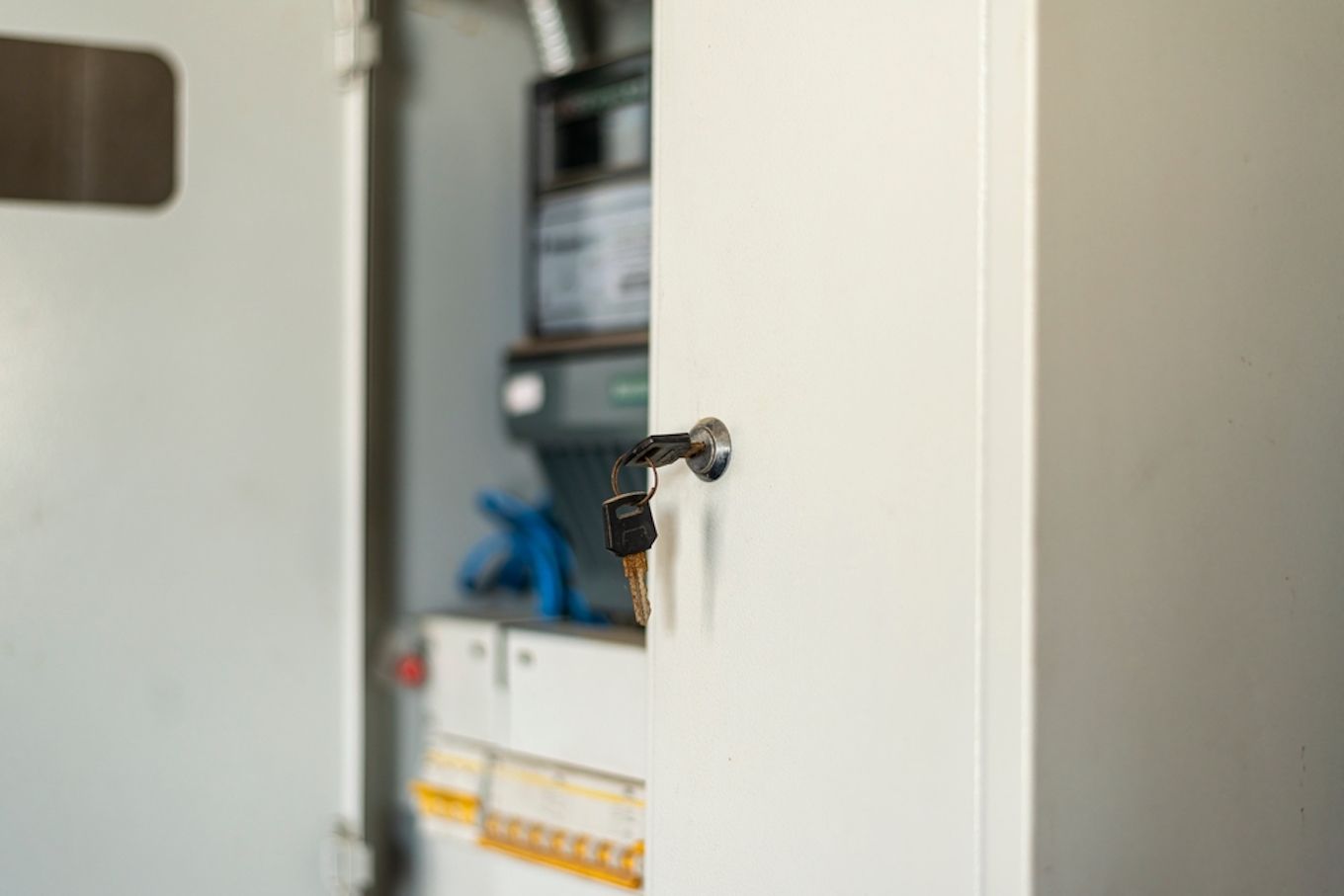 Замена электросчетчика в квартире: цели, сроки, нюансы - Недвижимость ...