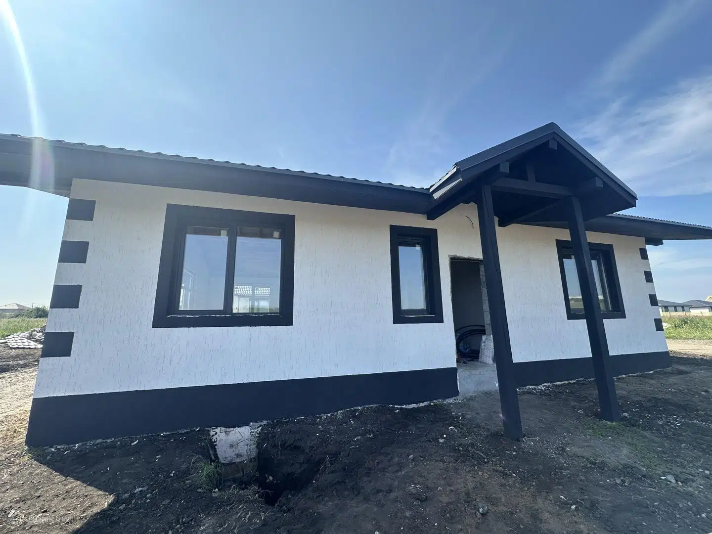 Проект дома «Бенита "Комфортный"» компании ИП САРГИСЯН ОВАНЕС БЕНИАМИНОВИЧ из материала Газобетонные блоки площадью 95м² под ключ за 6650000₽ в Донецке | 1 этаж, 3 спальни, 2 санузла – Домклик