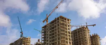 Регионам разрешили выкупать недострои