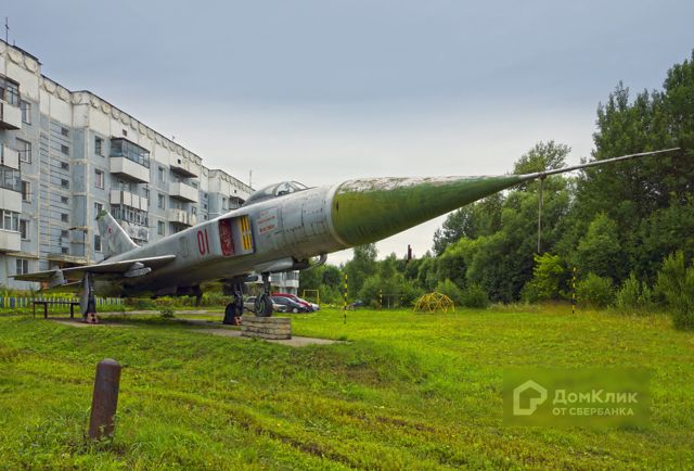 Полиция показала последствия смертельного ДТП в Ленобласти. «Лада» попала под грузовик с дровами