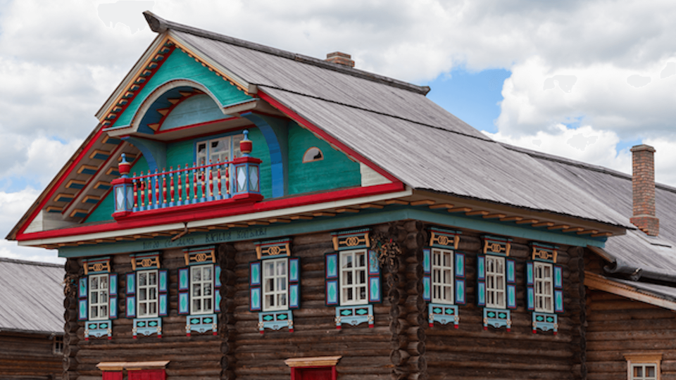 Как выглядят традиционные дома народов России