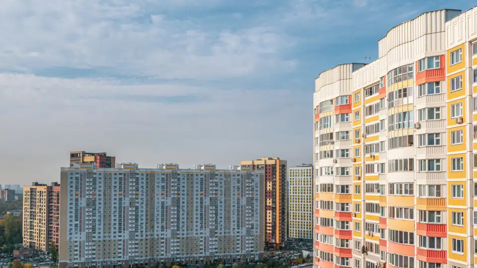 Число онлайн-регистраций недвижимости в Москве выросло в 1,5 раза