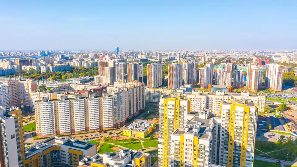 Более 16 млн российских семей переехали в новое жилье с 2020 года