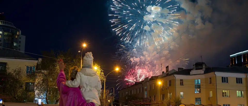 Можно ли запускать фейерверки во дворе