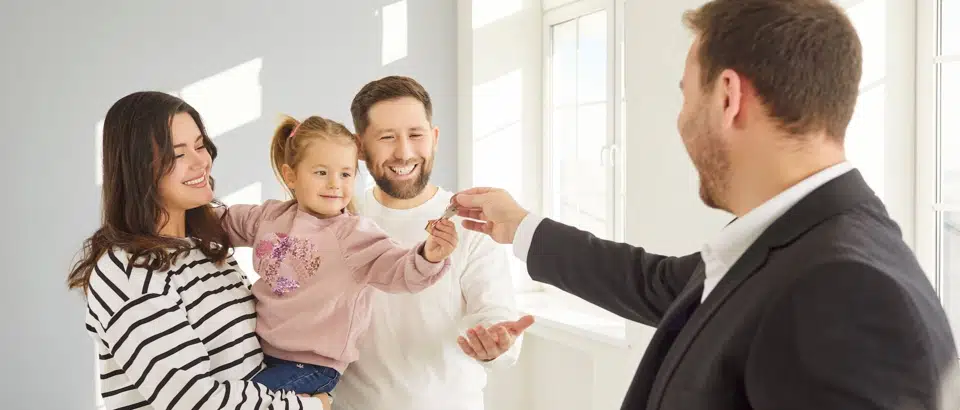 Эксперт рассказала, в какое время года лучше продавать или покупать жильё