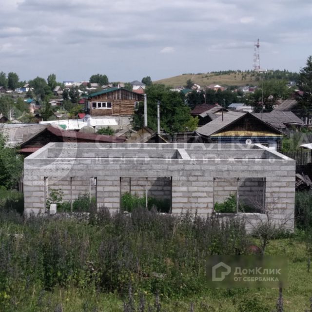 Старый бабушкин дом под крышей которого