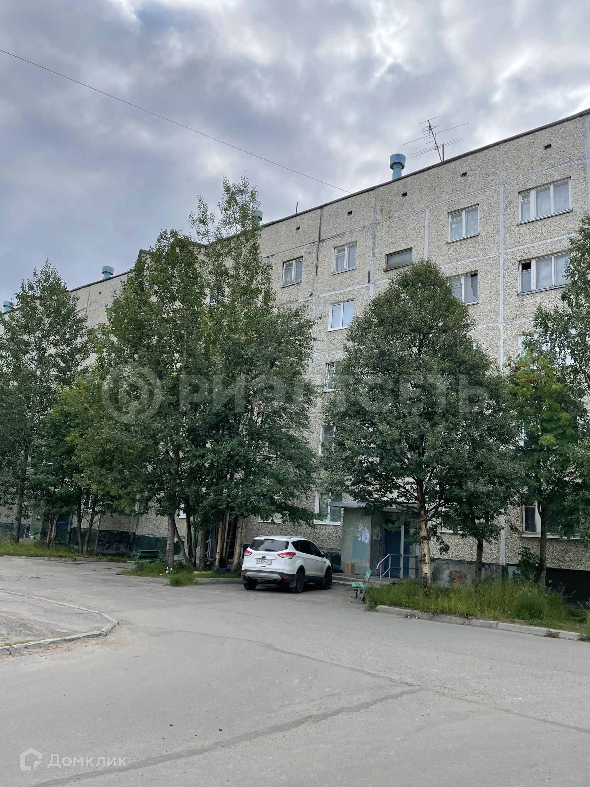 Купить 1-комнатную квартиру, 34.2 м² по адресу Мурманская область,  Мончегорск, Лесная улица, 6, 2 этаж за 1 320 000 руб. в Домклик — поиск,  проверка, безопасная сделка с жильем в офисе Сбербанка.