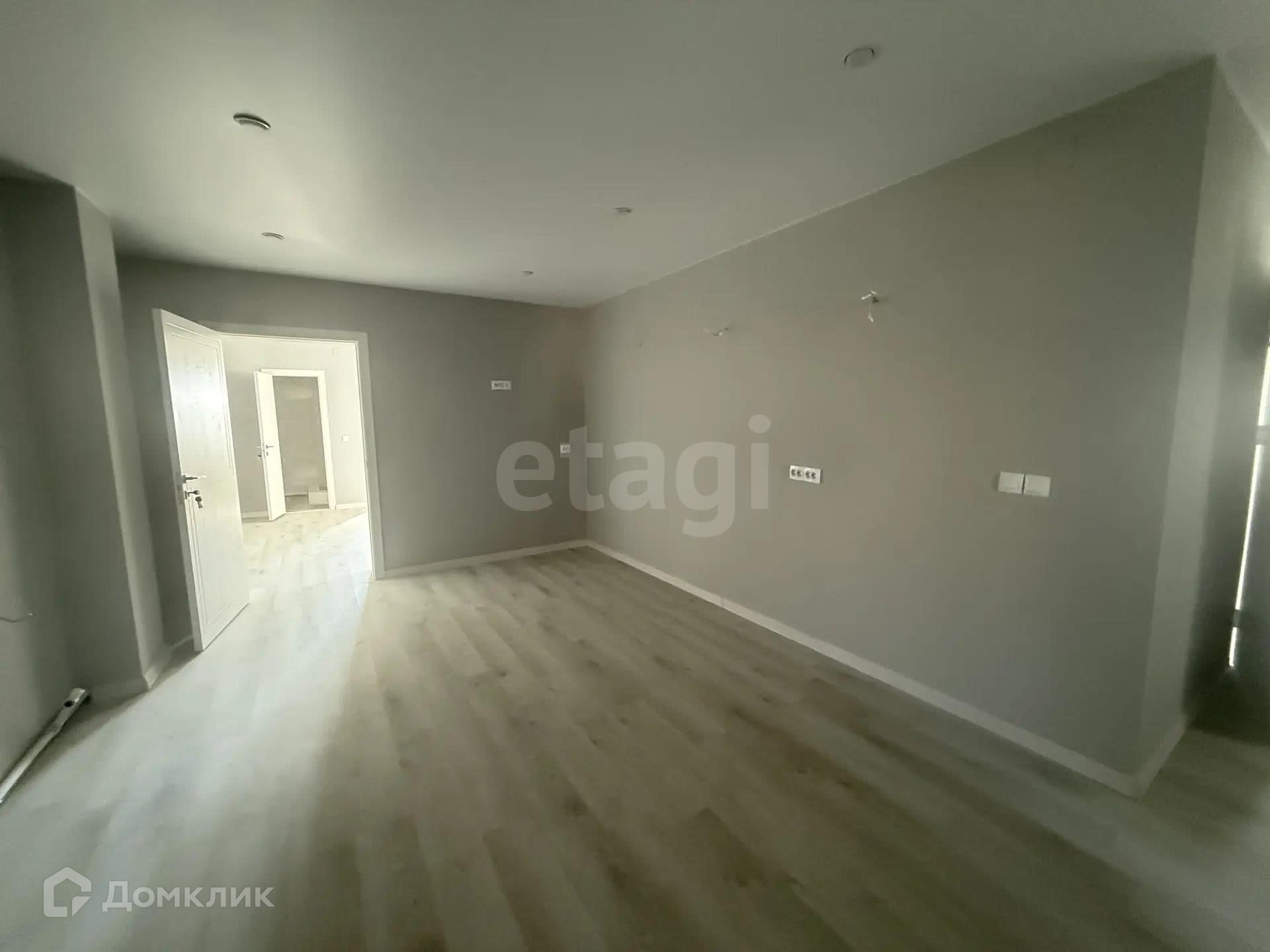 Kuća, 450 m²