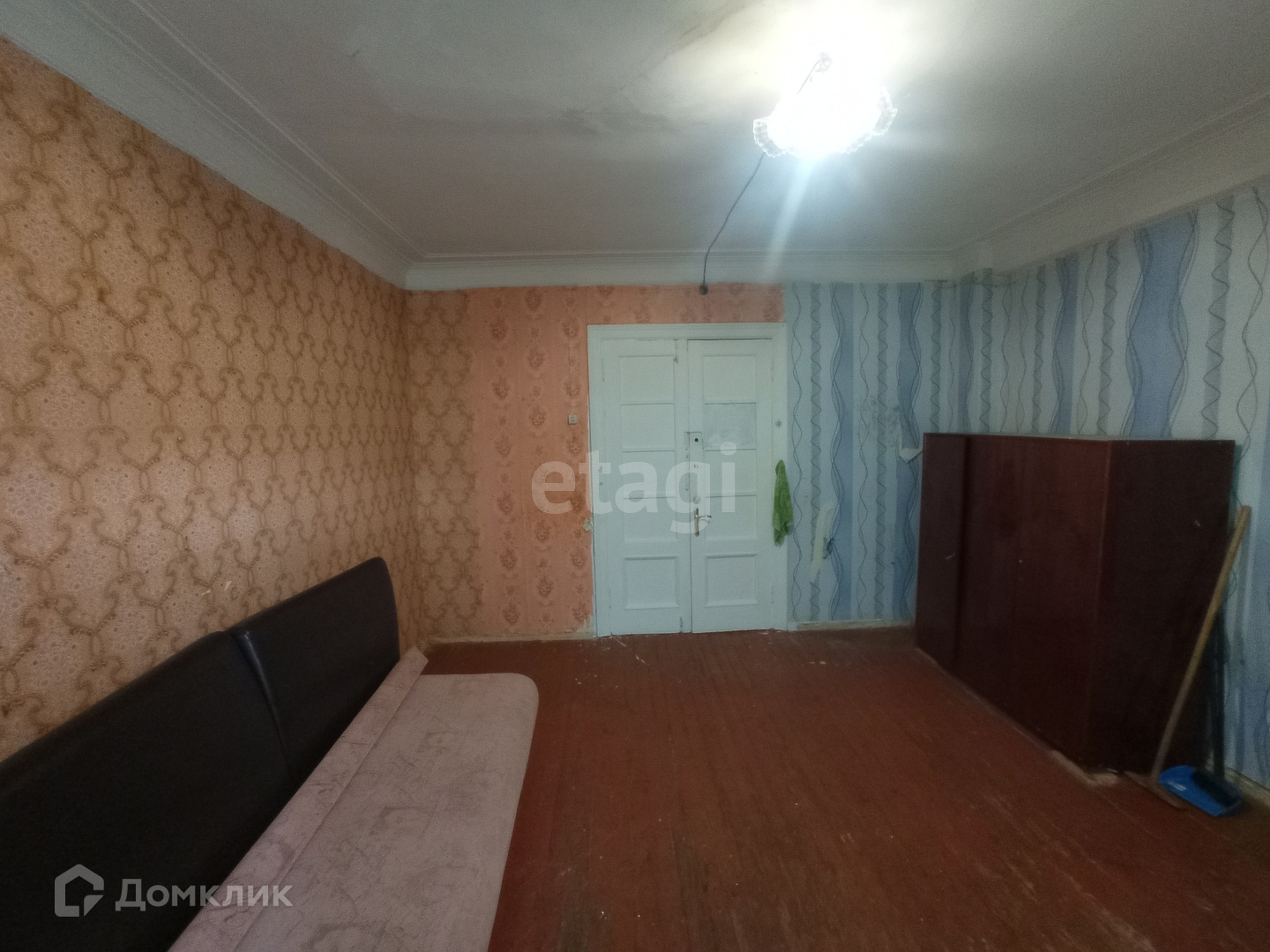 Купить комнату в 3-комн. квартире, 21.4 м² по адресу Челябинская область,  Озерск, улица Трудящихся, 21, 2 этаж за 350 000 руб. в Домклик — поиск,  проверка, безопасная сделка с жильем в офисе Сбербанка.