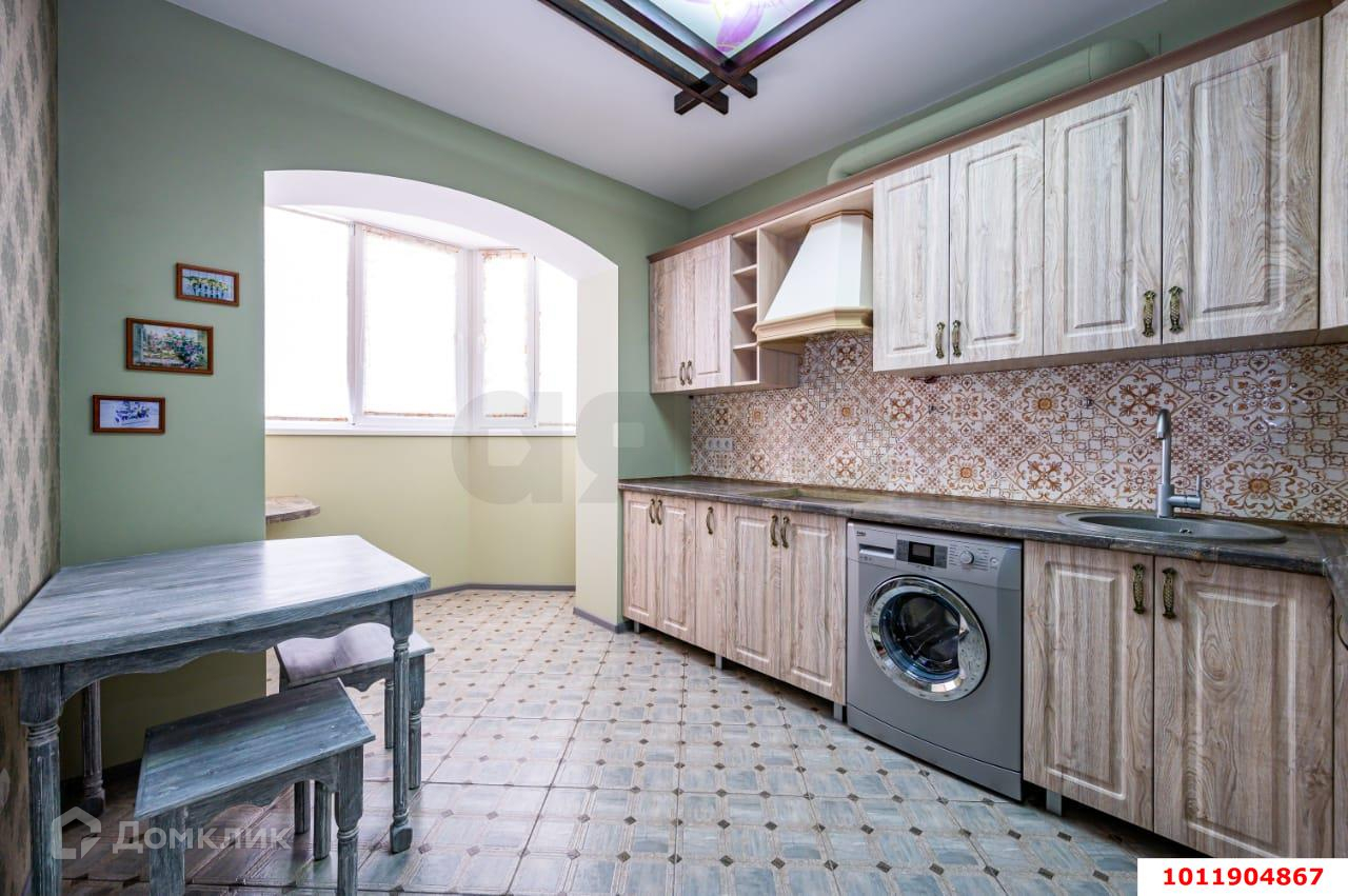 Купить 2-комнатную квартиру, 57.5 м² по адресу Краснодар, улица Генерала Петрова