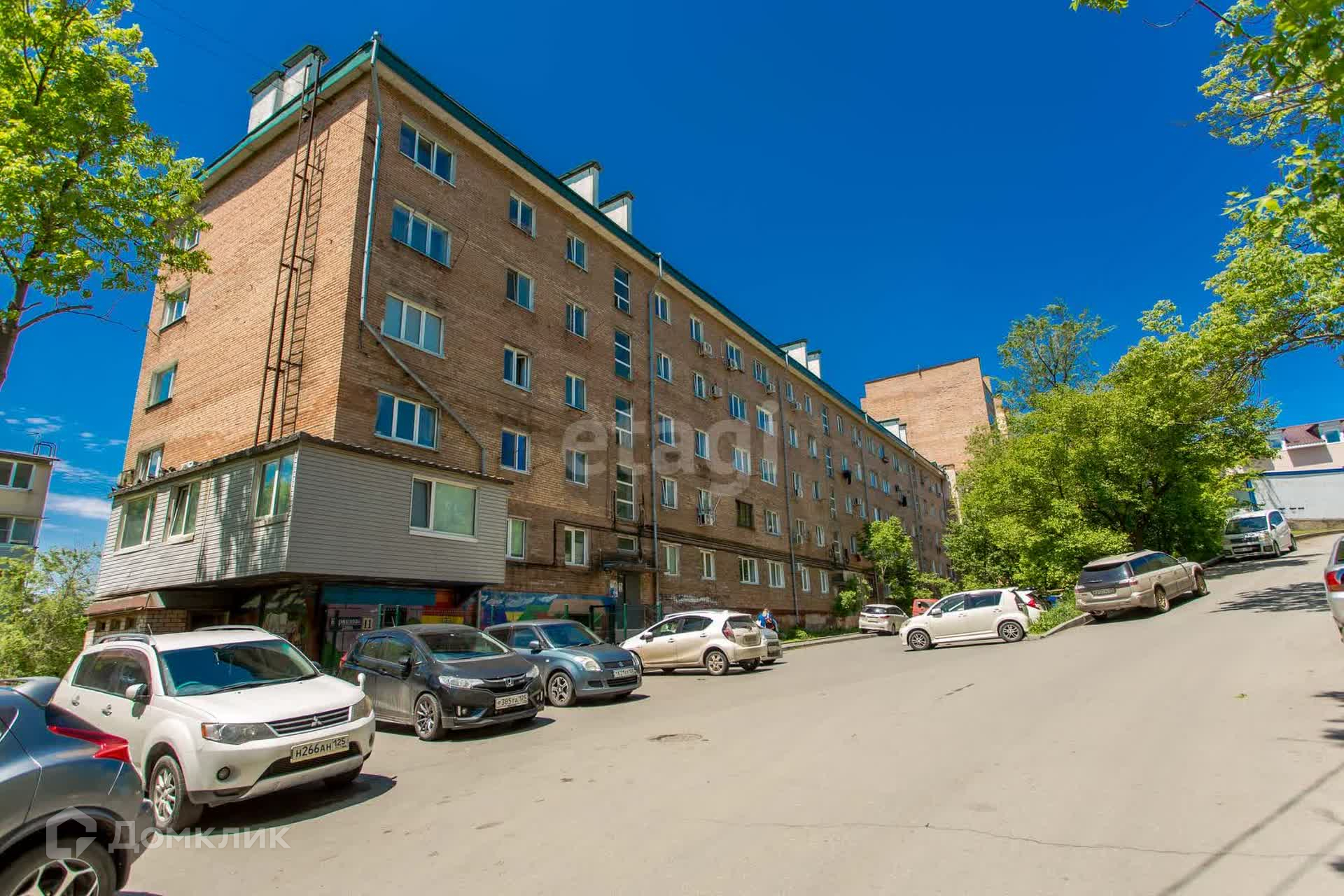 Купить 1-комнатную квартиру, 23 м² по адресу Приморский край, Владивосток,  улица Адмирала Корнилова, 11, 2 этаж за 4 050 000 руб. в Домклик — поиск,  проверка, безопасная сделка с жильем в офисе Сбербанка.