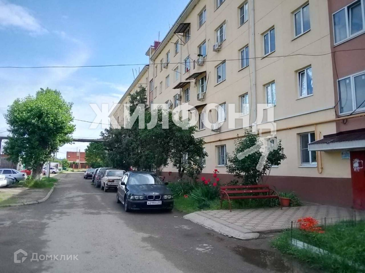 Купить 2-комнатную квартиру, 56.6 м² по адресу Республика Адыгея, Адыгейск,  Коммунистическая улица, 12, 5 этаж за 3 000 000 руб. в Домклик — поиск,  проверка, безопасная сделка с жильем в офисе Сбербанка.