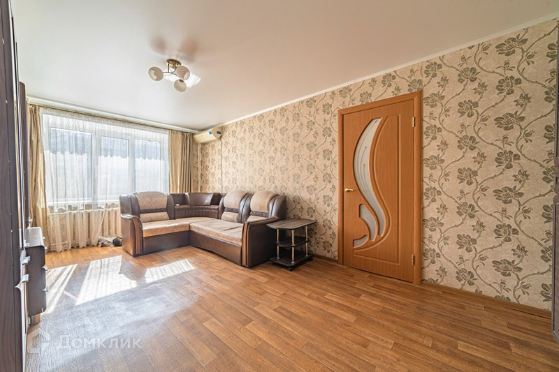 Пень в квартире. Сколько квартир в пензе. 2 комнатная квартира в пензе. Квартиры 1 комнатные в пензе. Евроремонт квартиры студии.