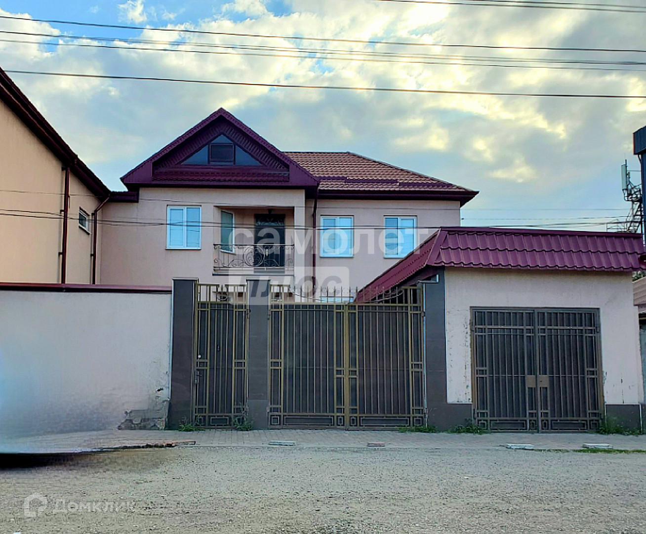 Kuća, 350 m²