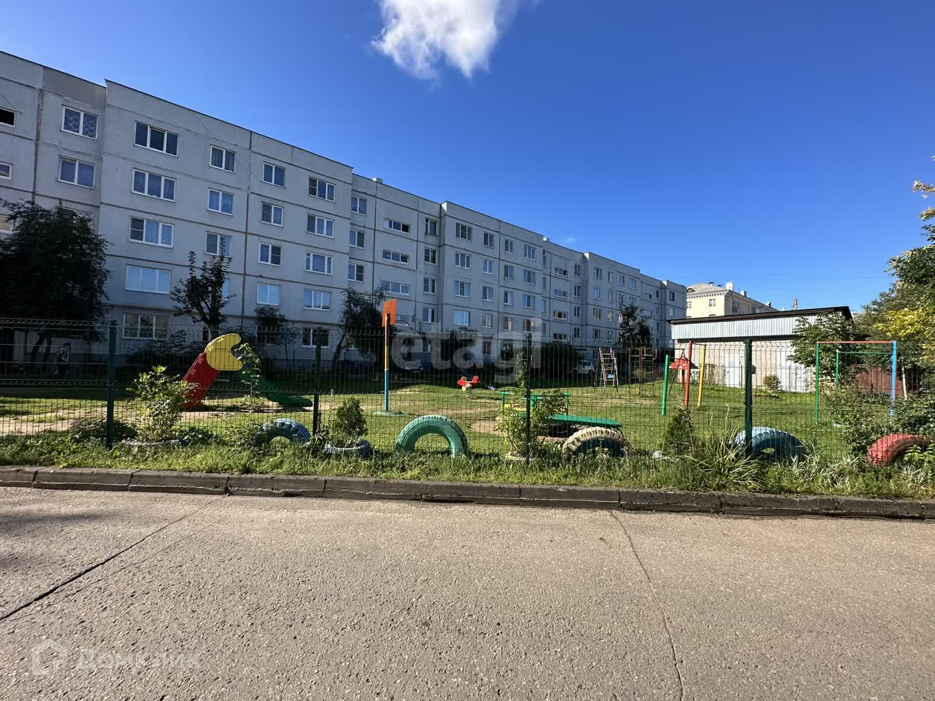 Купить 1-комнатную квартиру, 44.5 м² по адресу Новгородская область,  Боровичи, улица Свободы, 10, 4 этаж за 3 300 000 руб. в Домклик — поиск,  проверка, безопасная сделка с жильем в офисе Сбербанка.