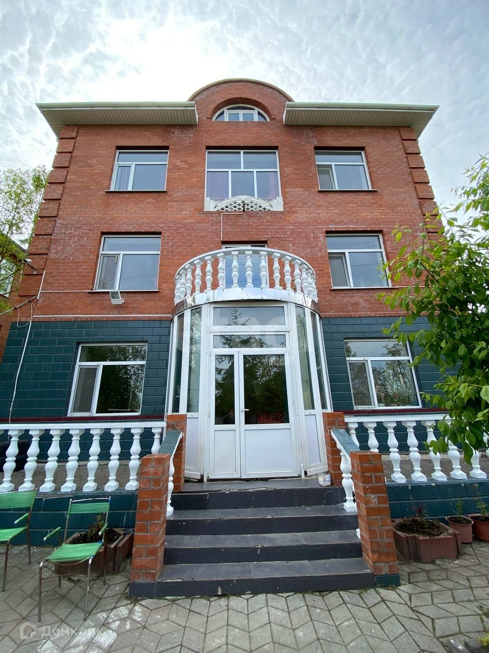 Купить дом, 431 м² по адресу Владивосток, 2-я Линейная улица за 32 000 ...