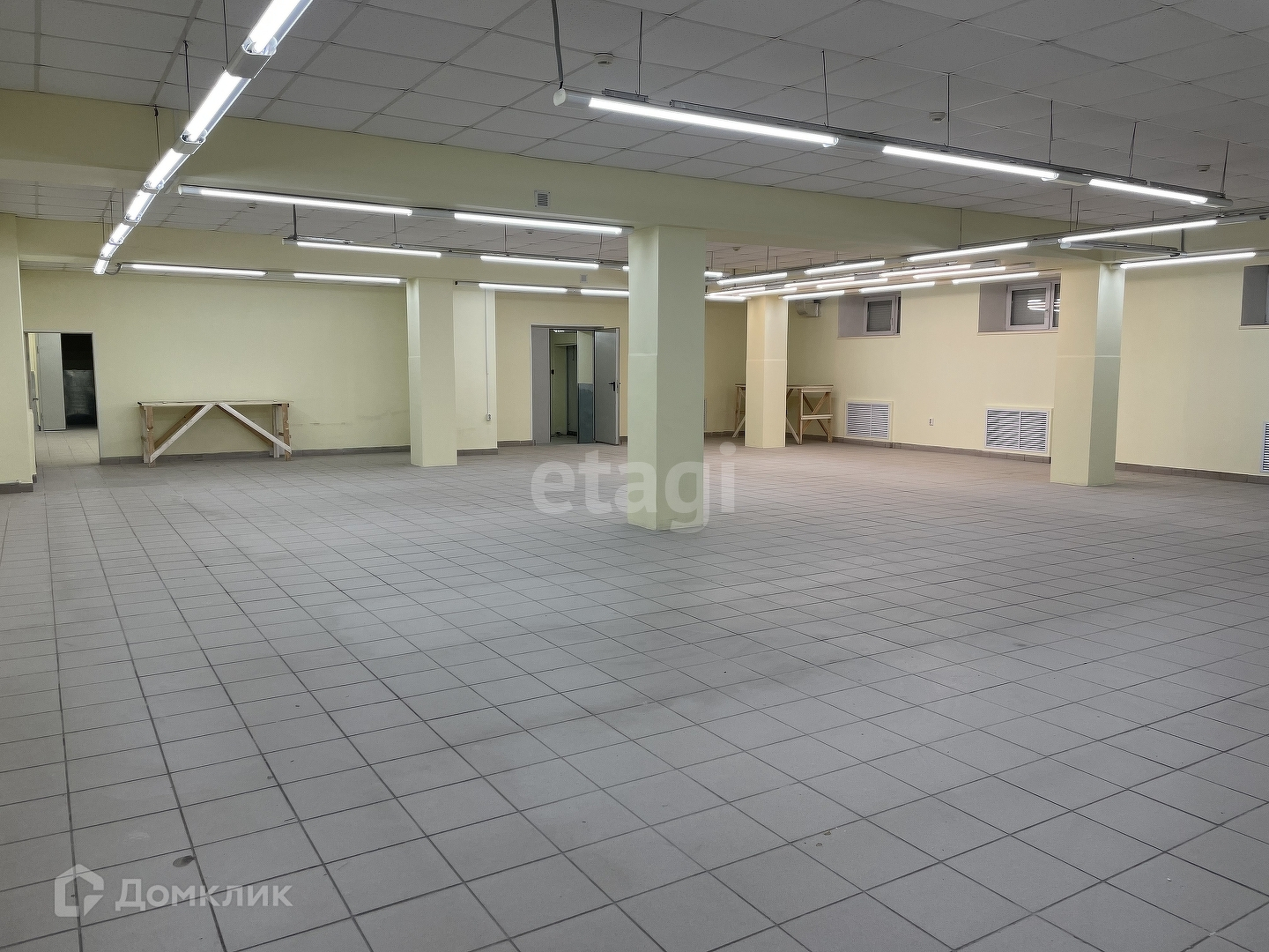 Купить торговое помещение, 625 м² по адресу Пермь, улица Челюскинцев, 13 за  28 000 000 руб. в Домклик — поиск, проверка, безопасная сделка с  недвижимостью в офисе Сбербанка.