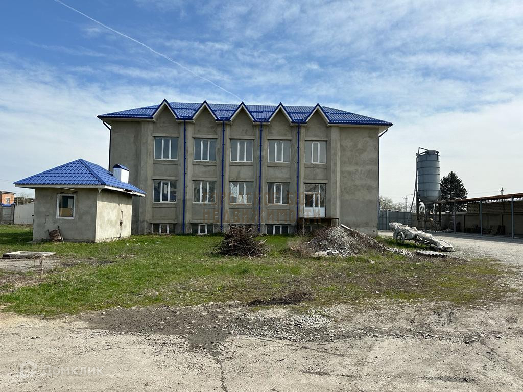 Купить помещение своб. назначения, 435 м² по адресу Кабардино-Балкарская  Республика, Терский район, Терек, улица Панагова, 173А, 2 этаж за 10 599  999 руб. в Домклик — поиск, проверка, безопасная сделка с недвижимостью в  офисе Сбербанка.