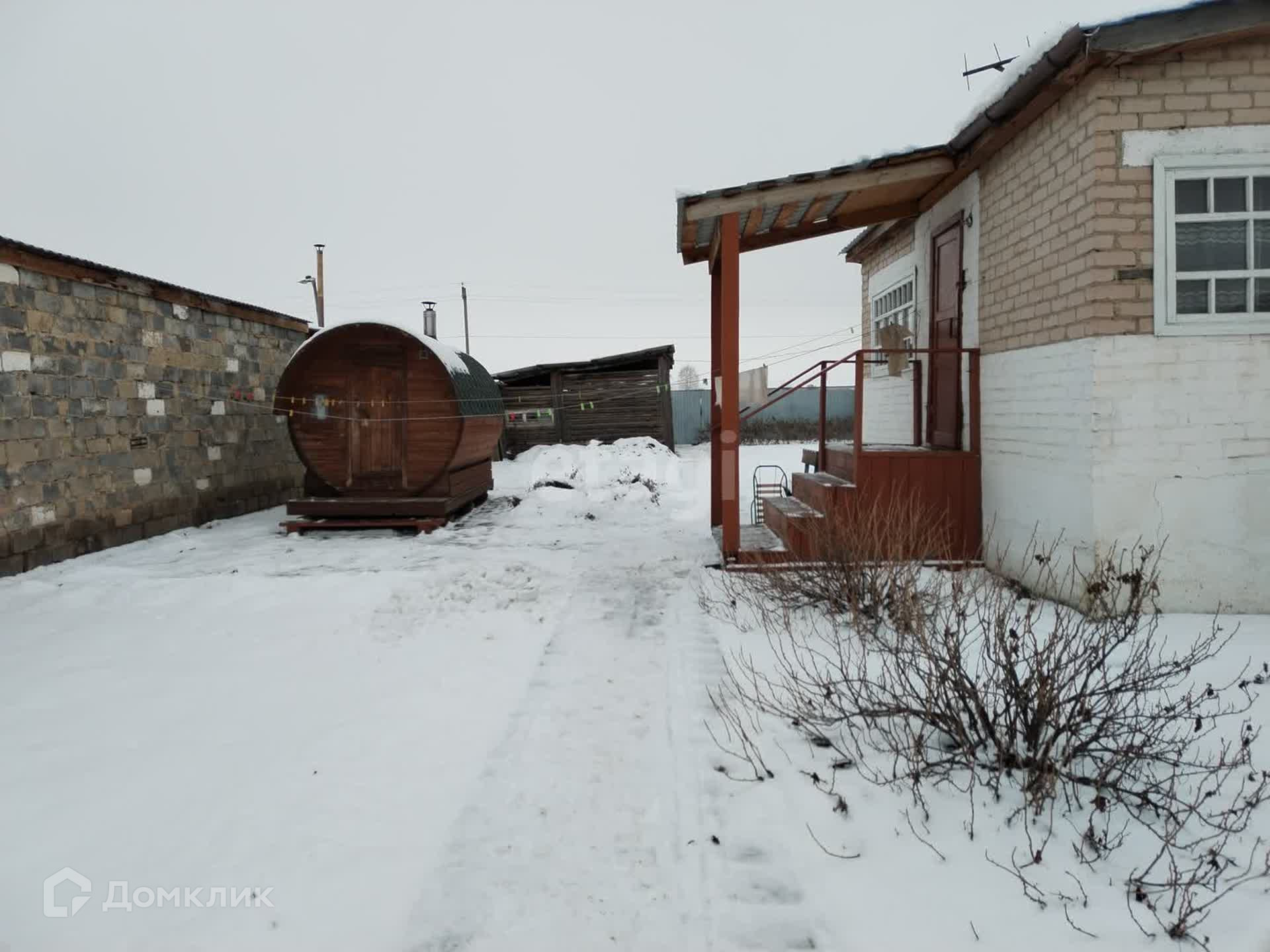 Купить дом, 74.2 м² по адресу Челябинская область, Уйский район,  Соколовское сельское поселение, село Соколовское, Речная улица за 900 000  руб. в Домклик — поиск, проверка, безопасная сделка с жильем в офисе  Сбербанка.