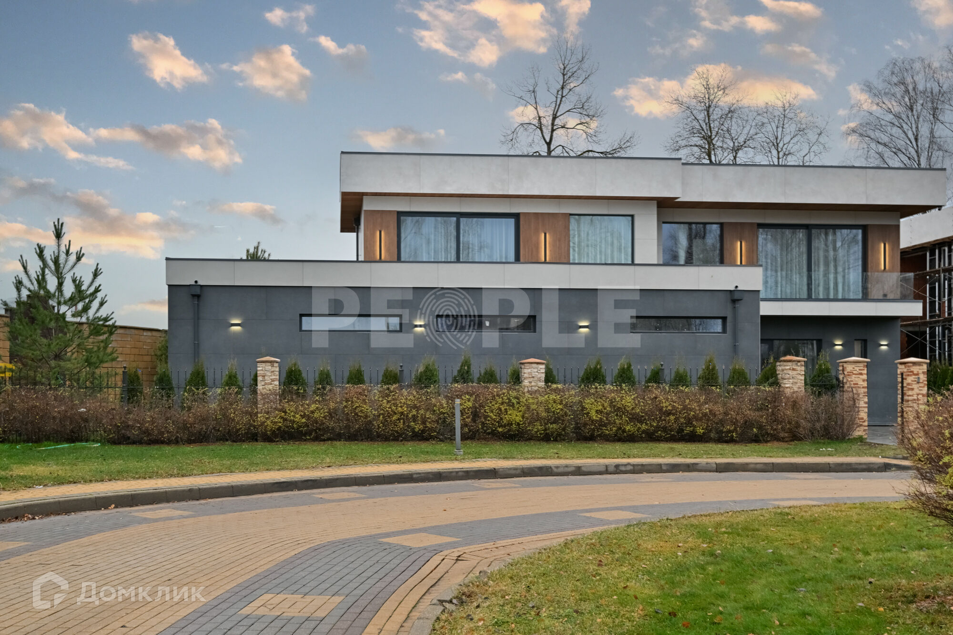 Dom, 550 m²