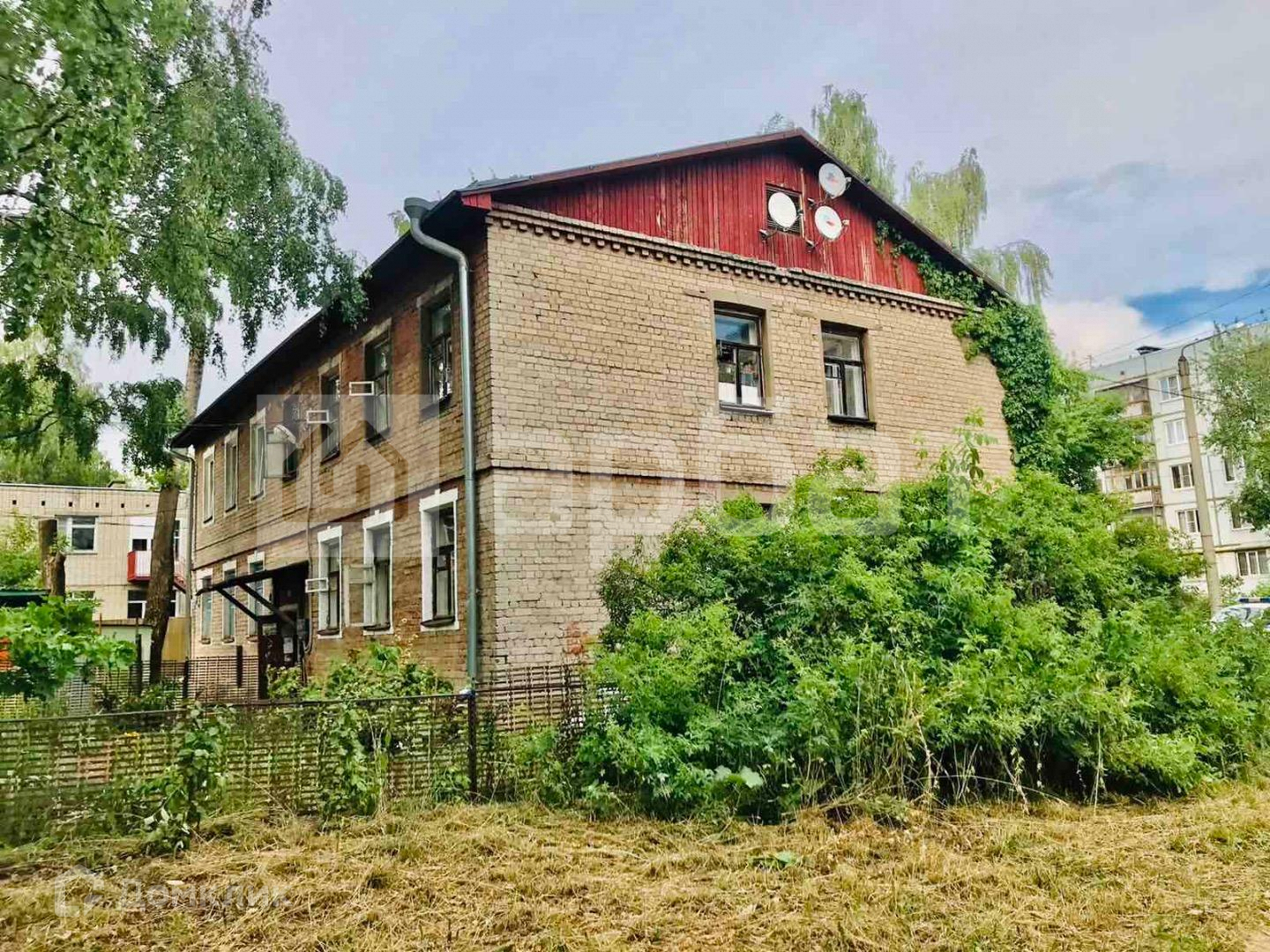 На плане изображено домохозяйство по адресу с сосновое 2 й зеленый пер д 9