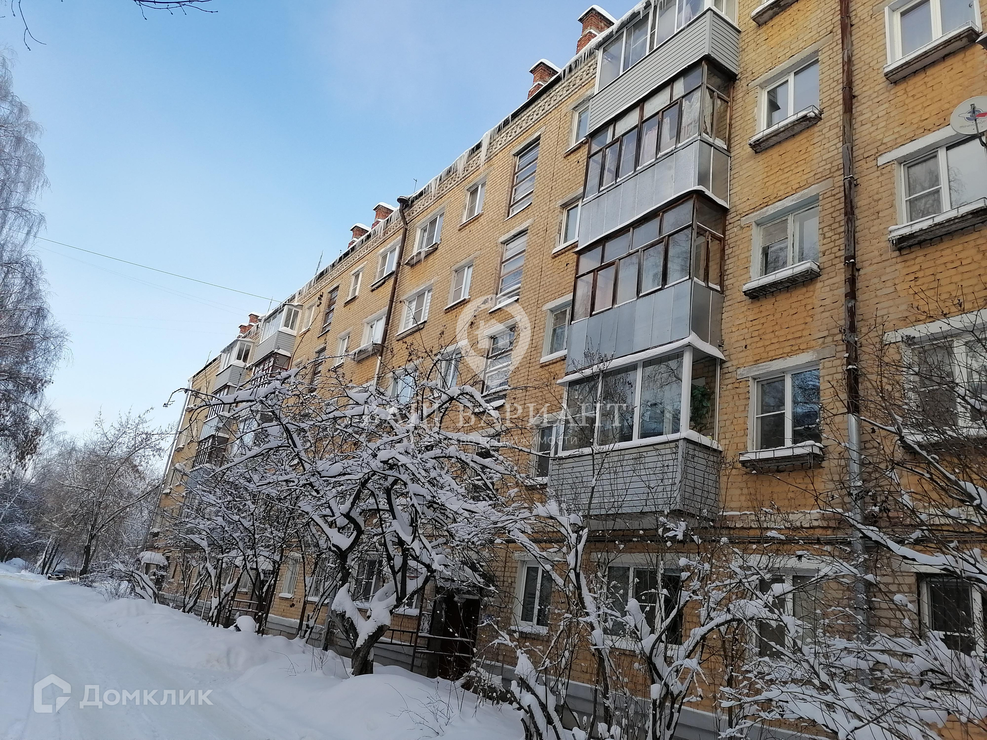 Купить 1-комнатную квартиру, 28.4 м² по адресу Ярославская область, Рыбинск,  Центральный микрорайон, Волжская набережная, 173, 3 этаж за 2 490 000 руб.  в Домклик — поиск, проверка, безопасная сделка с жильем в офисе Сбербанка.