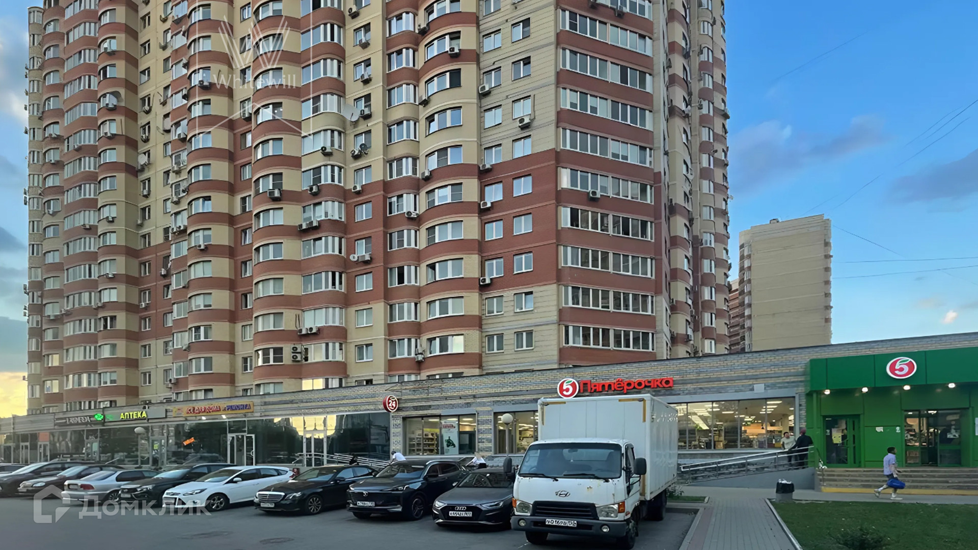 Снять торговое помещение, 148 м² по адресу Московская область, Люберцы, Октябрьский  проспект, 1К1, 1 этаж, метро Лермонтовский проспект по цене 550 000 руб. в  месяц - Домклик — поиск, проверка, безопасная сделка с недвижимостью в  офисе Сбербанка.