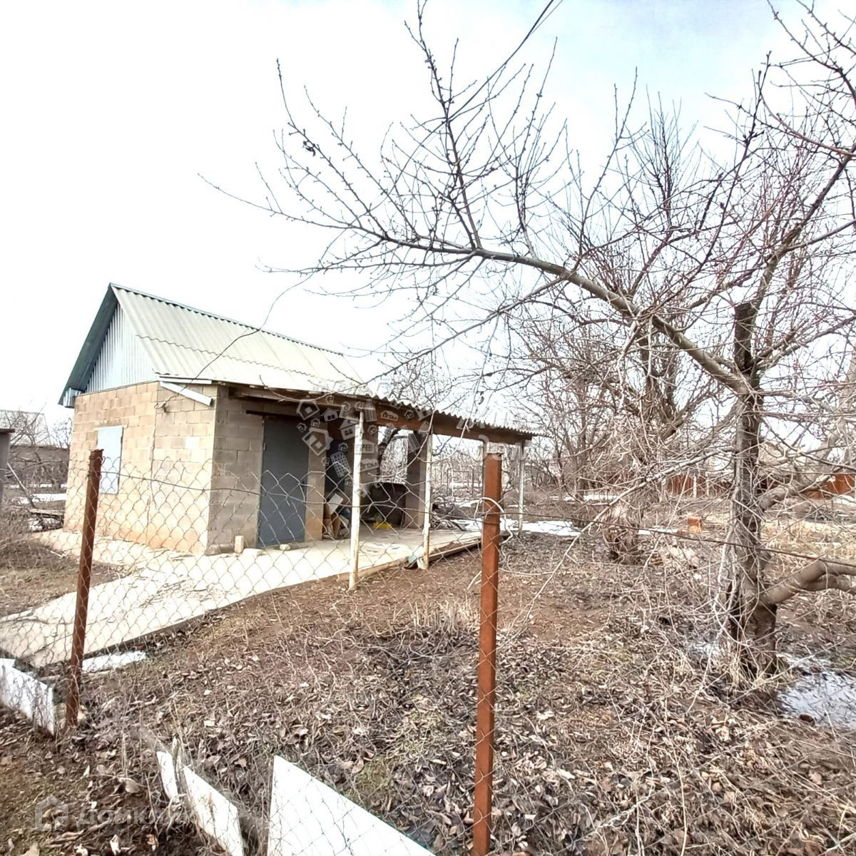 Купить дом, 23 м² по адресу Волгоградская область, Волжский, СНТ Лилия,  Малиновая улица за 400 000 руб. в Домклик — поиск, проверка, безопасная  сделка с жильем в офисе Сбербанка.