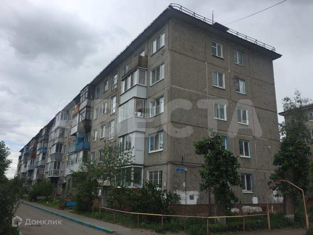 Купить 3-комнатную квартиру, 63.6 м² по адресу Омск, посёлок Чкаловский,  улица 50 лет ВЛКСМ, 2В, 1 этаж за 3 655 000 руб. в Домклик — поиск,  проверка, безопасная сделка с жильем в офисе Сбербанка.