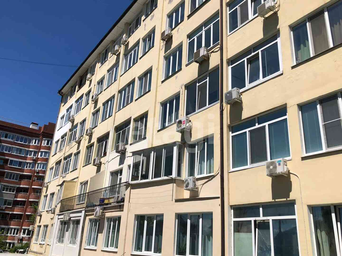 Снять 2-комнатную квартиру, 48 м² по адресу Приморский край, Владивосток,  улица Полетаева, 6Б, 2 этаж по цене 40 000 руб. в месяц - Домклик — поиск,  проверка, безопасная сделка с жильем в офисе Сбербанка.