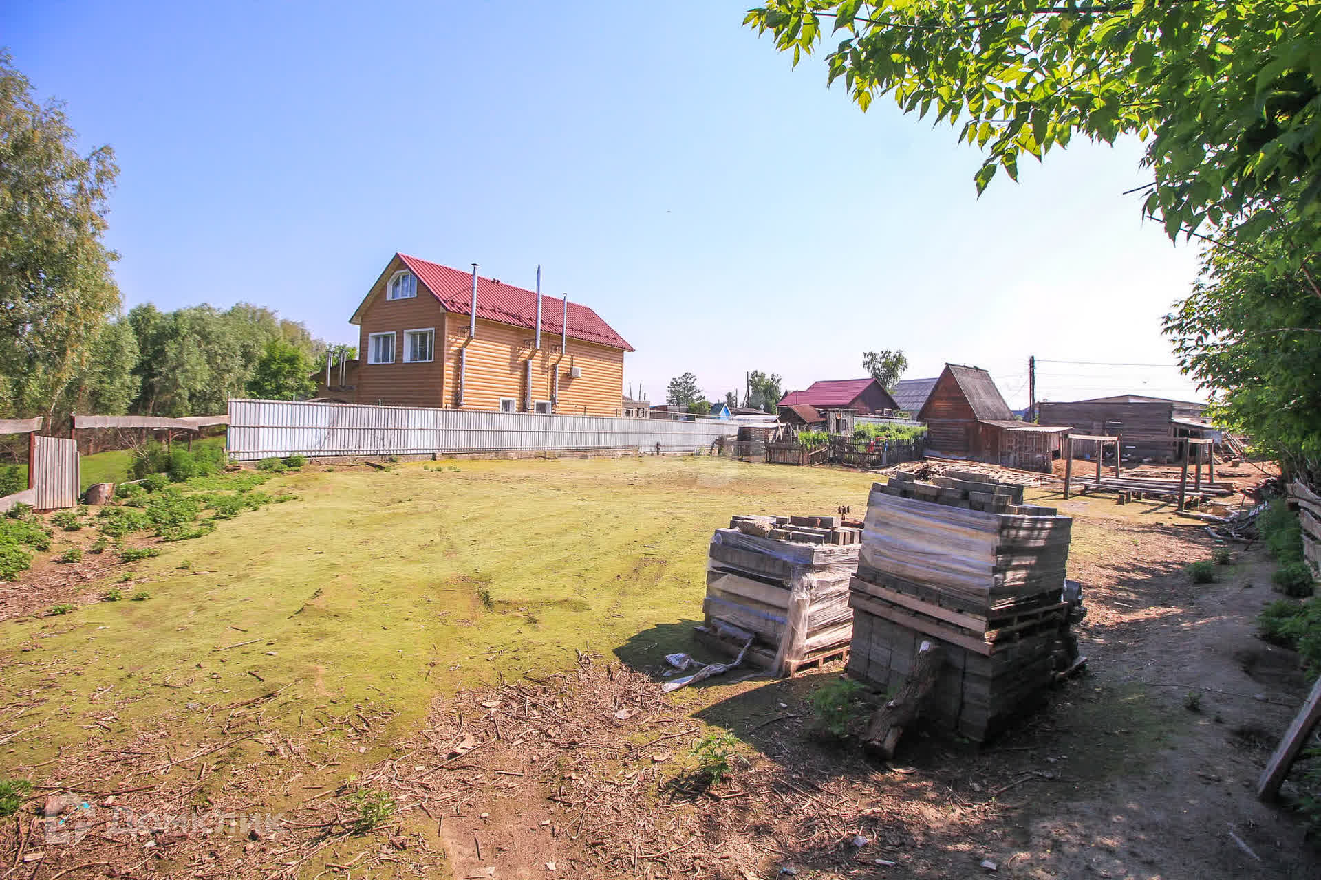 Купить участок, 20 сот. по адресу Алтайский край, Первомайский район, село  Бобровка, Советская улица, 27 за 3 500 000 руб. в Домклик — поиск,  проверка, безопасная сделка с жильем в офисе Сбербанка.