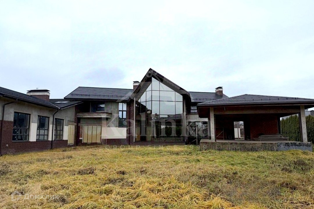 Dom, 825 m²