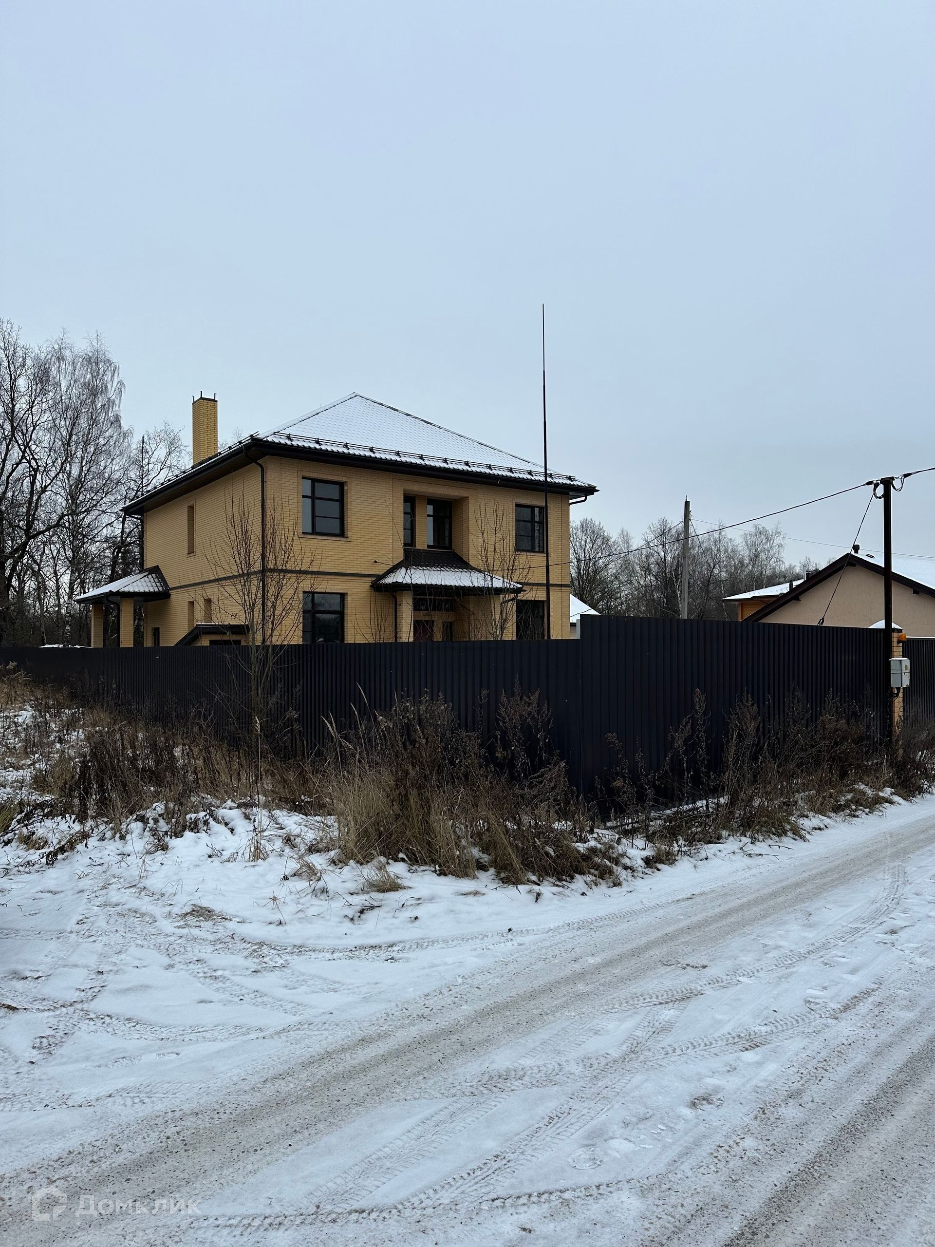 Купить дом, 340 м² по адресу Московская область, городской округ Химки,  деревня Поярково, улица Соловьиная Роща, 8, метро станция Шереметьевская за  21 800 000 руб. в Домклик — поиск, проверка, безопасная сделка с жильем в  офисе Сбербанка.