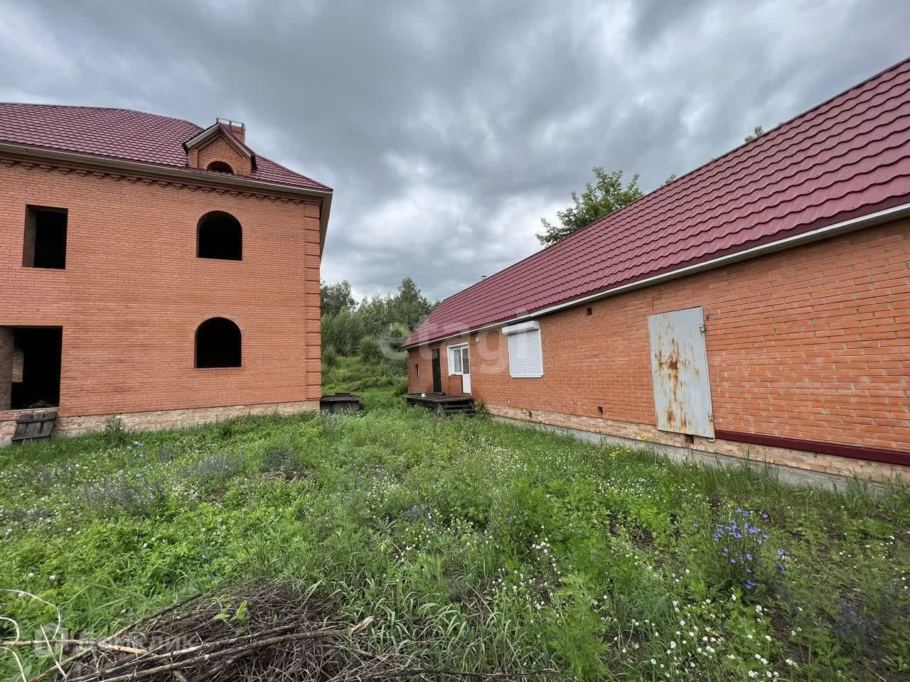 Купить дом, 240 м² по адресу Алтайский край, Бийск, 2-я улица Техучилище за  4 900 000 руб. в Домклик — поиск, проверка, безопасная сделка с жильем в  офисе Сбербанка.