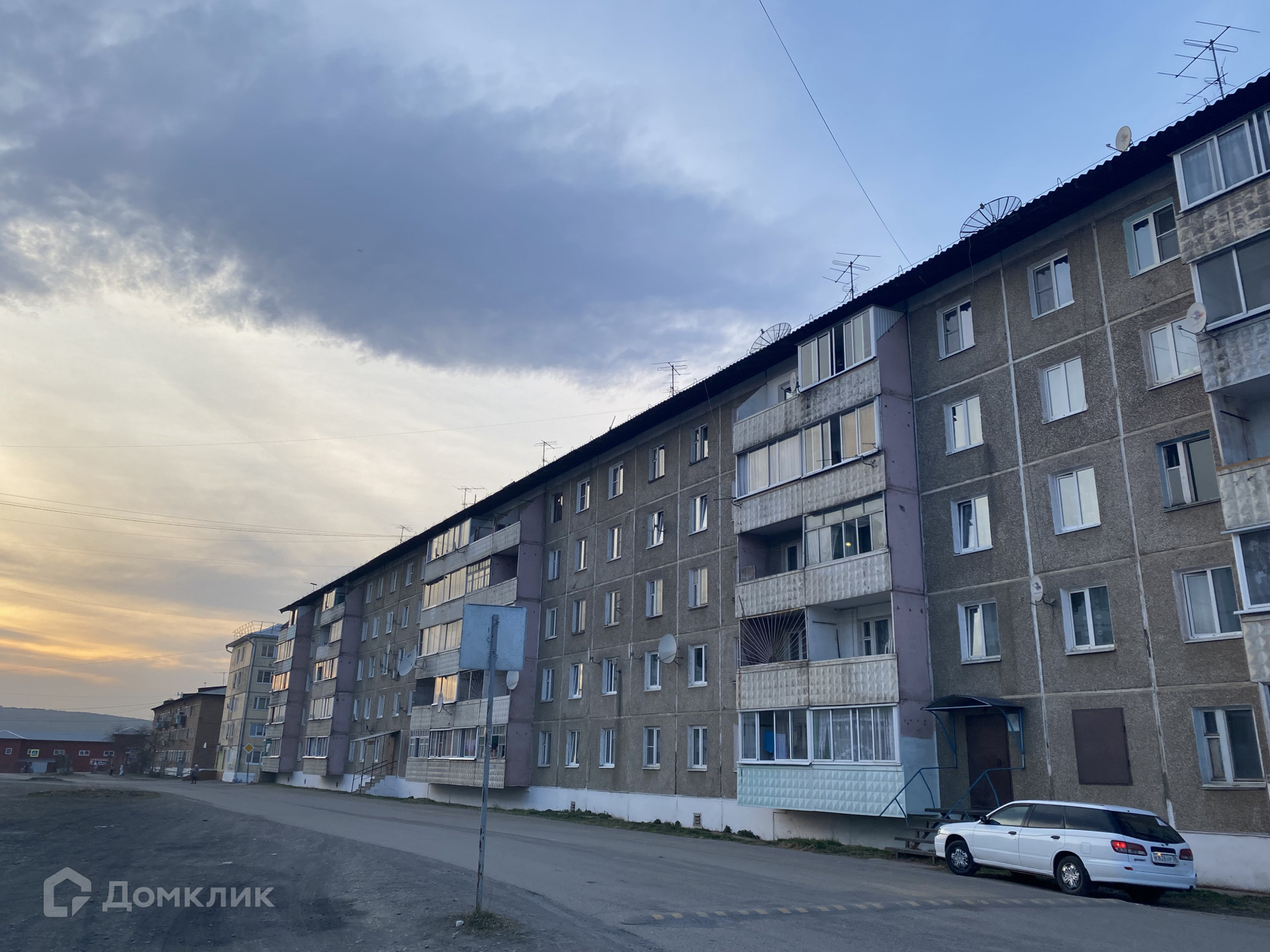 Купить 2-комнатную квартиру, 52.2 м² по адресу Иркутская область, Усольский  район, Мишелёвское муниципальное образование, рабочий посёлок Мишелёвка,  Молодёжная улица, 10, 3 этаж за 1 130 000 руб. в Домклик — поиск, проверка,