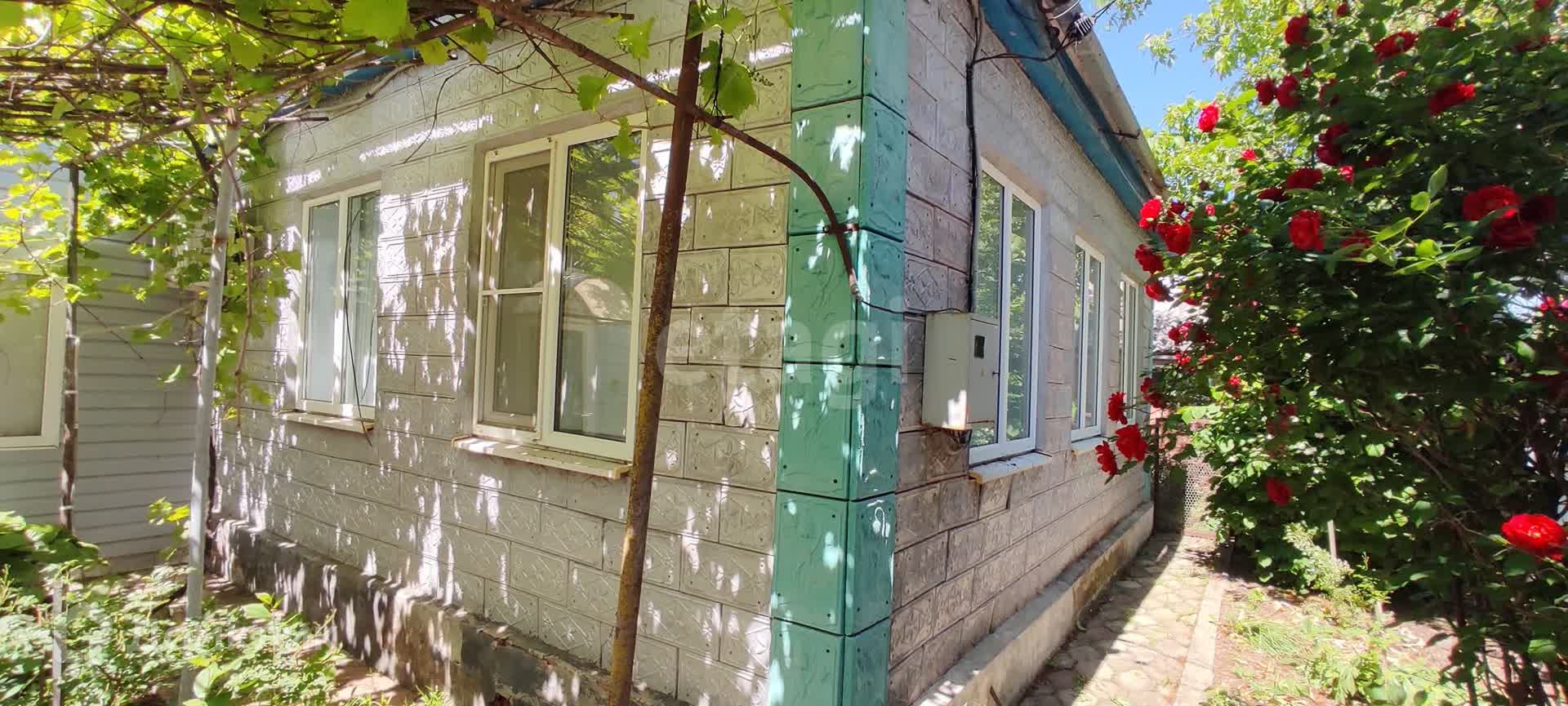 Купить дом, 70 м² по адресу Краснодарский край, Ейский район, Копанское  сельское поселение, станица Копанская, улица Ленина, 22 за 3 570 000 руб. в  Домклик — поиск, проверка, безопасная сделка с жильем в офисе Сбербанка.