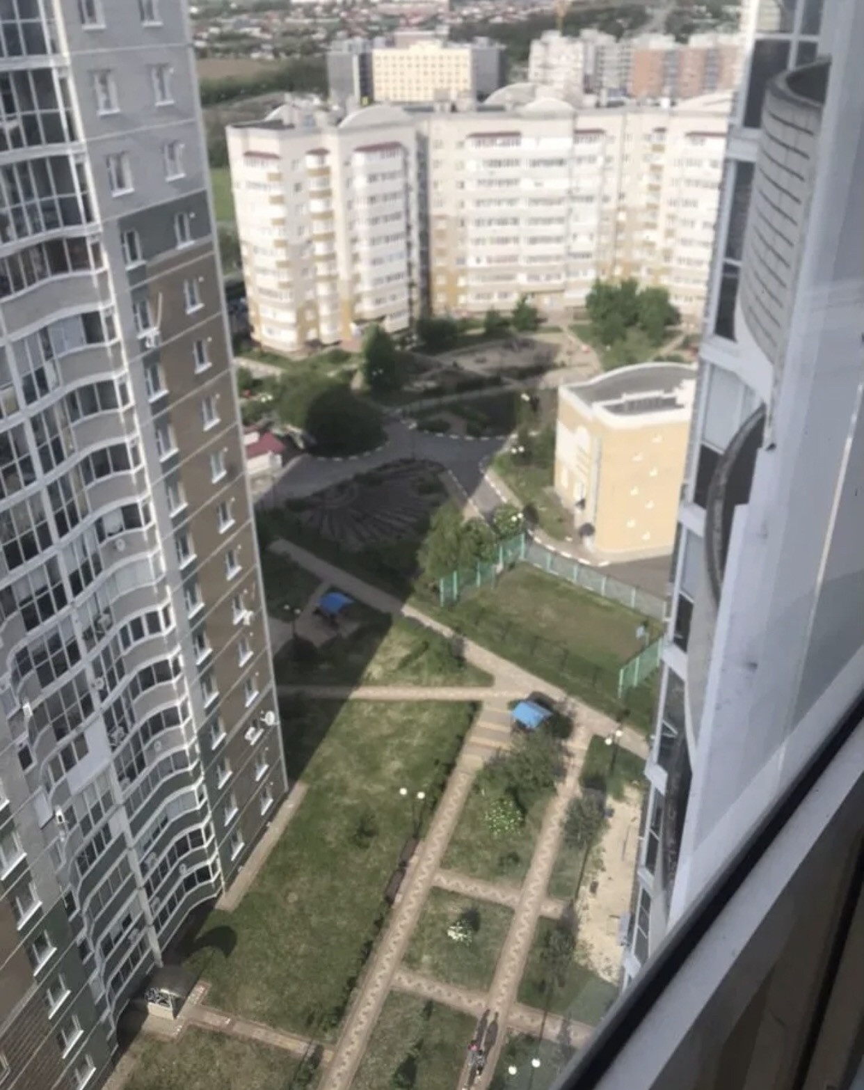 Купить 3-комнатную квартиру, 97.4 м² по адресу Белгород, улица Макаренко, 26,  16 этаж за 7 100 000 руб. в Домклик — поиск, проверка, безопасная сделка с  жильем в офисе Сбербанка.