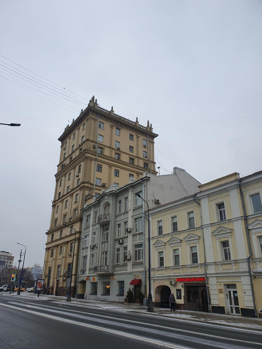 Москва ул садовая черногрязская 3б. Садовая-Черногрязская 13/3. Садовая-Черногрязская улица. Садовая-Черногрязская сталинка. Красные ворота Москва, Садовая-Черногрязская улица фото.