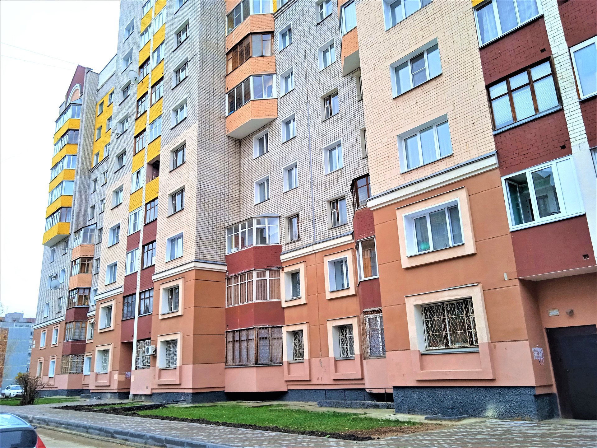 Купить 3-комнатную квартиру, 74.5 м² по адресу Киров, Юго-Запад м-н ...